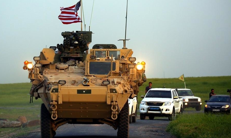 القوات الأمريكية تخطط لإنشاء قاعدة عسكرية بريف الرقة الشمالي