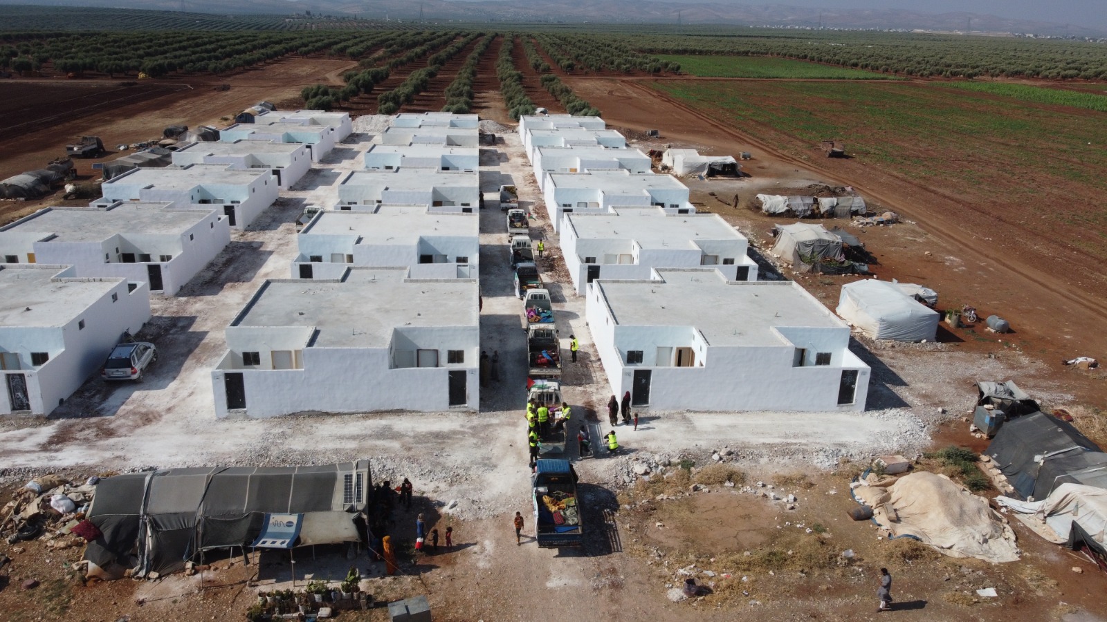 "مستوطنة" جديدة على أراضي مهجرين أكراد في عفرين بدعم من الفلسطينيين والعمانيين