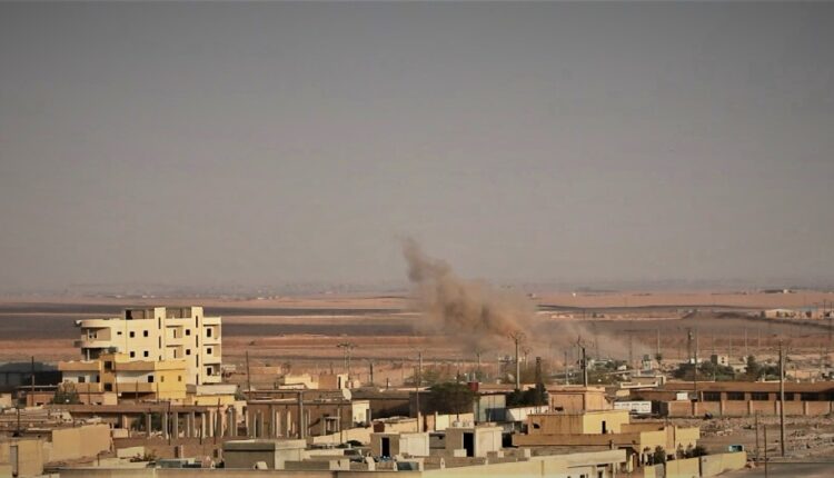 القوات التركية تواصل قصفها على بلدة عين عيسى وريفها بشمال سوريا
