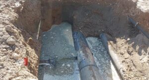 صور .. كسر أنبوب ماء الإفراز الثالث في اربيل