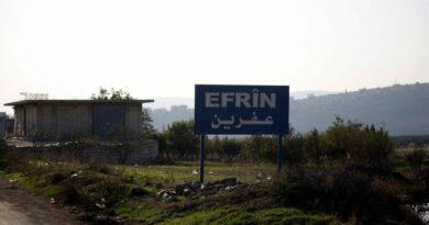الجيش التركي يفكك قاعدته العسكرية في قرية درويش بريف عفرين