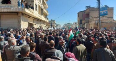 الشمال السوري…الآلاف يشيعون ضحايا المجزرة التي ارتكبتها الفصائل الإرهابية في جنديرس