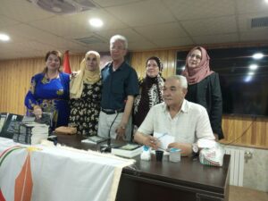 توقيع ديوان Helwestname للشاعر والكاتب عبدالصمد محمود في مدينة قامشلو