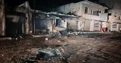 صورة-تظهر-الأضرار-في-موقع-قصف-صاروخي-ومدفعي-للنظام-تسبب-بسقوط-ضحايا-في-مدينة-دارة-غزة-بحلب-في-17-كانون-الأول-2023-2-copy