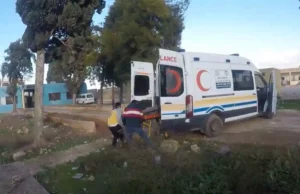 لحظة-إسعاف-ضحية-مدني-بقصف-صاروخي-للنظام-على-المدرسة-الريفية-في-سرمين-في-25-كانون-الأول-2023