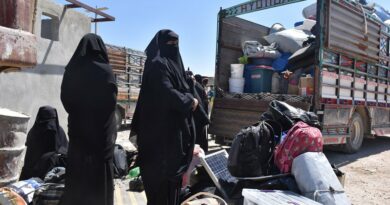 هيئة الشؤون الاجتماعية تخرج 69 عائلة من مخيم الهول لإعادتهم إلى دير الزور