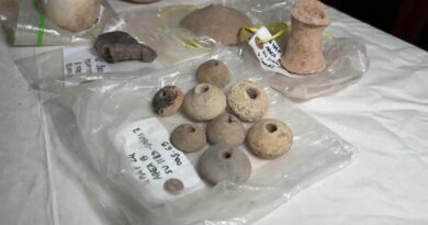 العثور على عدد من القطع الآثرية تعود لـ4500 سنة في أربيل