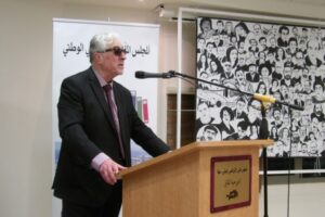 تيمات ورموز لافتة في كتاب”نفحات من النّقد” للكاتبة النّاقدة صباح بشير.