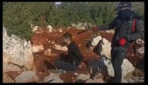 عملية إعدام ميداني بحق الشاب جعفر الدرميني من أبناء الطائفة العلوية في حماة