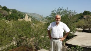 من ادب الرحلات | رحلة إلى لالش… العودة إلى الضوء والذاكرة…