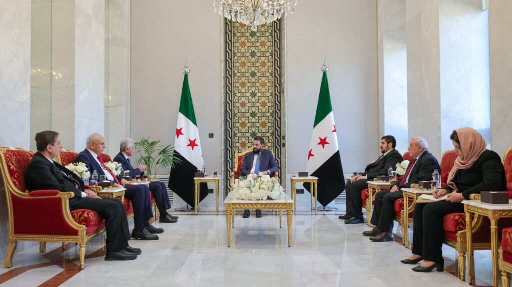 أحمد الشرع يؤكد ضمان حقوق المواطنين الكرد خلال لقائه بالمجلس الوطني الكردي