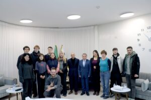 وفد سويسري يزور دائرة العلاقات الخارجية في قامشلو في روج آفا