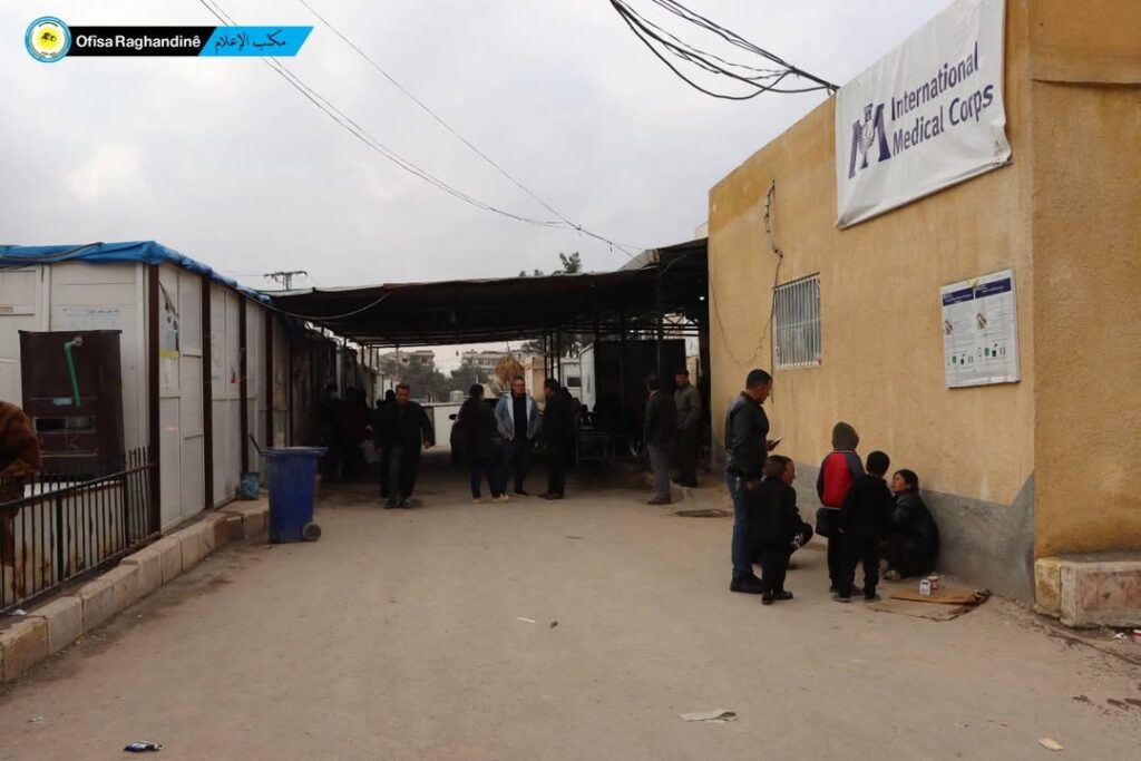 هيئة الصحة في كوباني تُحذر من كارثة صحية نتيجة تفشي الأمراض ونفاذ الأدوية