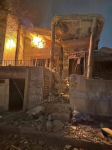 photo_5951700031234575843_y