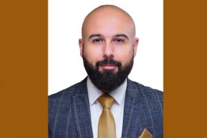 عندما يختلط النفوذ بالمشاعر: قراءة نفسية في علاقات الاستاذ والطالب داخل الجامعة