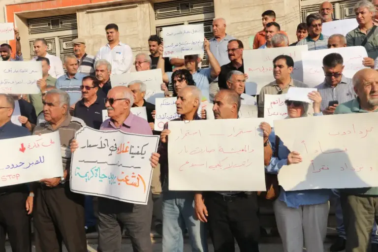 احتجاجات في قامشلو والحسكة وتل تمر بسبب الأوضاع المعيشية وأزمة المحروقات