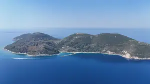 أوروبا تحذر ألبانيا: مشروع كوشنر “لعب بالنار”