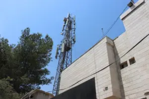 انقطاع شبكة الخليوي يفاقم معاناة سكان ريف كوباني ويعيق الاتصالات