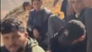 25 شخصاً من كوباني عالقون في منطقة جبلية بين إقليم كردستان وإيران وسط نقص المياه والغذاء