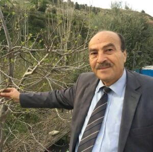 وفاة الأكاديمي السوري عطا الله الرمحين بعد مسيرة طويلة في تدريس الإعلام